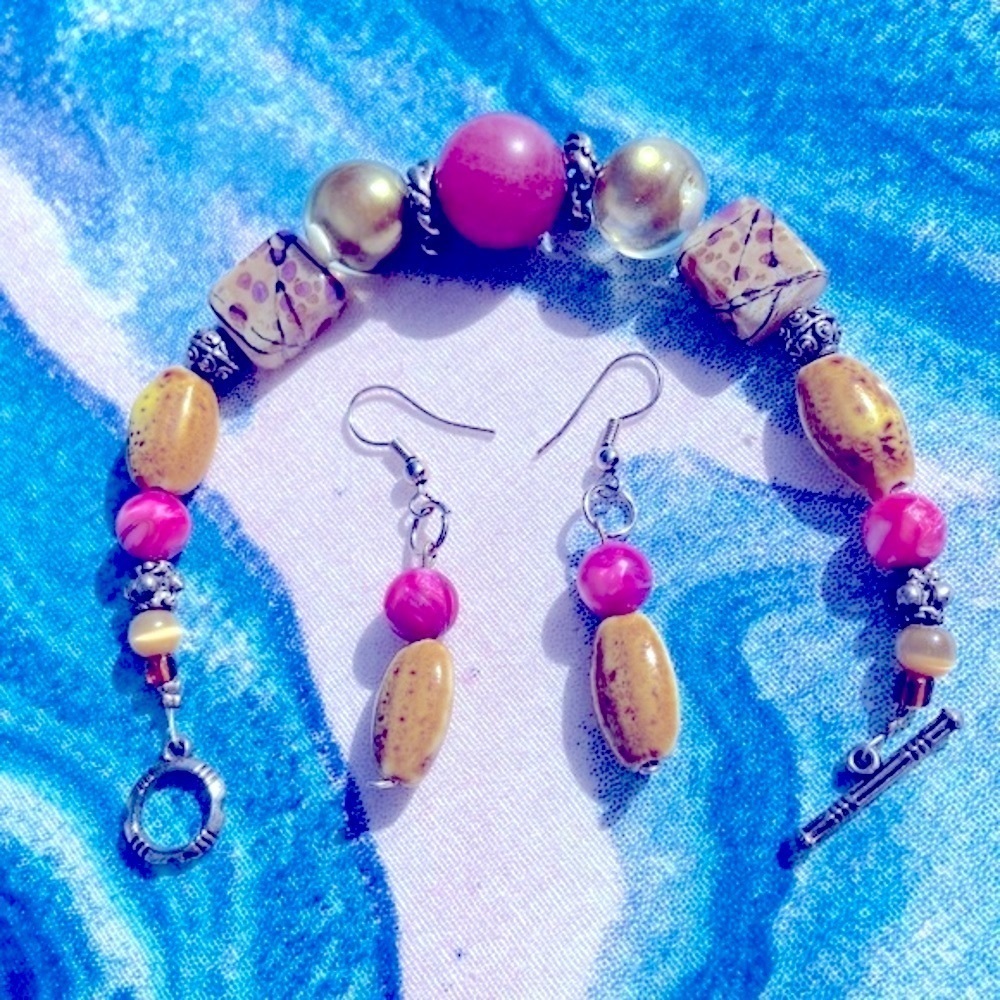 Handmade Beaded Bracelet & Earring Set- Beautiful Colors-Gently Used Condition - Picture 8 of 16
